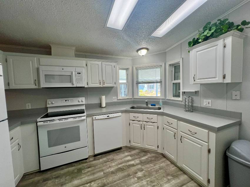 9814 Sucia Circle a Parrish, FL Mobile or Manufactured Home for Sale